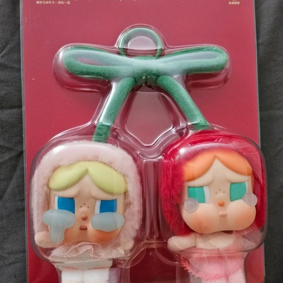 NIP Crybaby Crying For Love Series Vinyl Plush Card (I Love You Cherry Much) - Picture 4 of 5